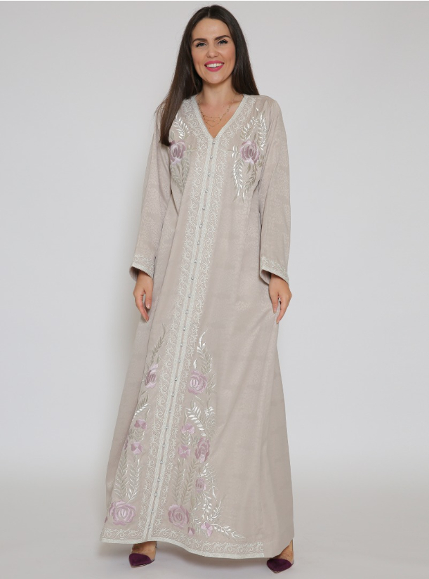 D2776FP Rose Beige Kuwaiti jalabiya with pink flower embroidery. Dresses from Malikatallail at