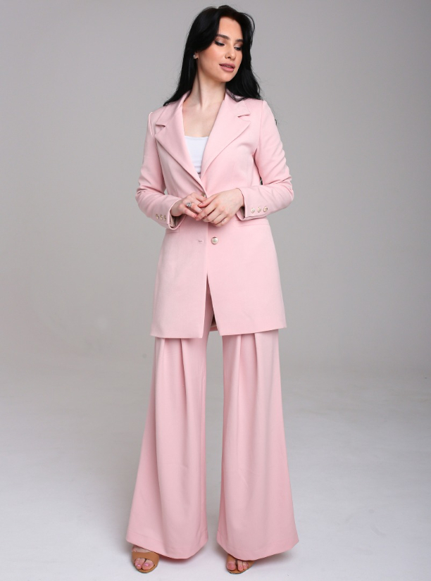 Baby pink suit The jacket's length is slightly below hips,straight cut