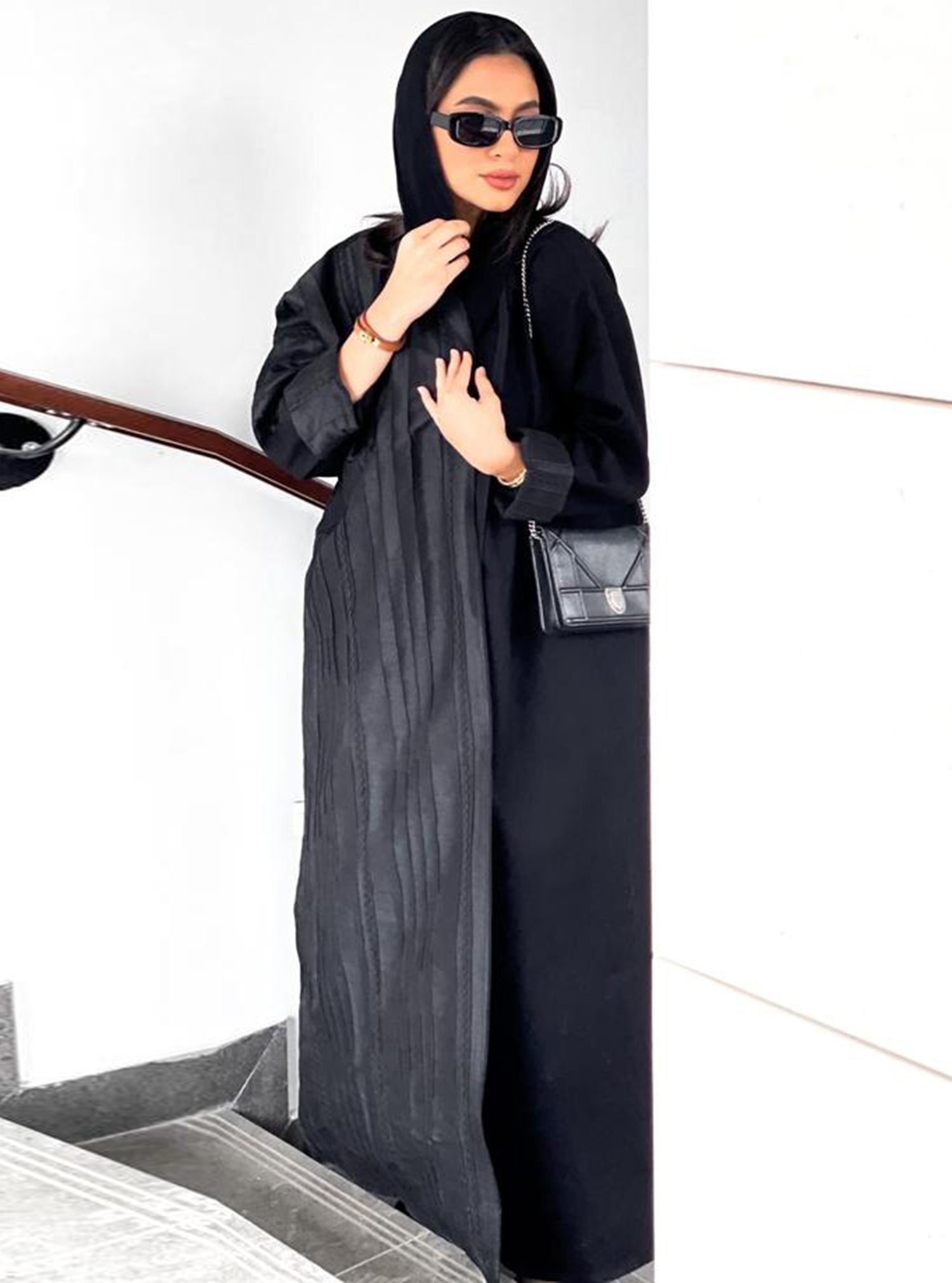 MB04 Abaya Balck abaya with one side made of pintucked fabric. Abayas ...