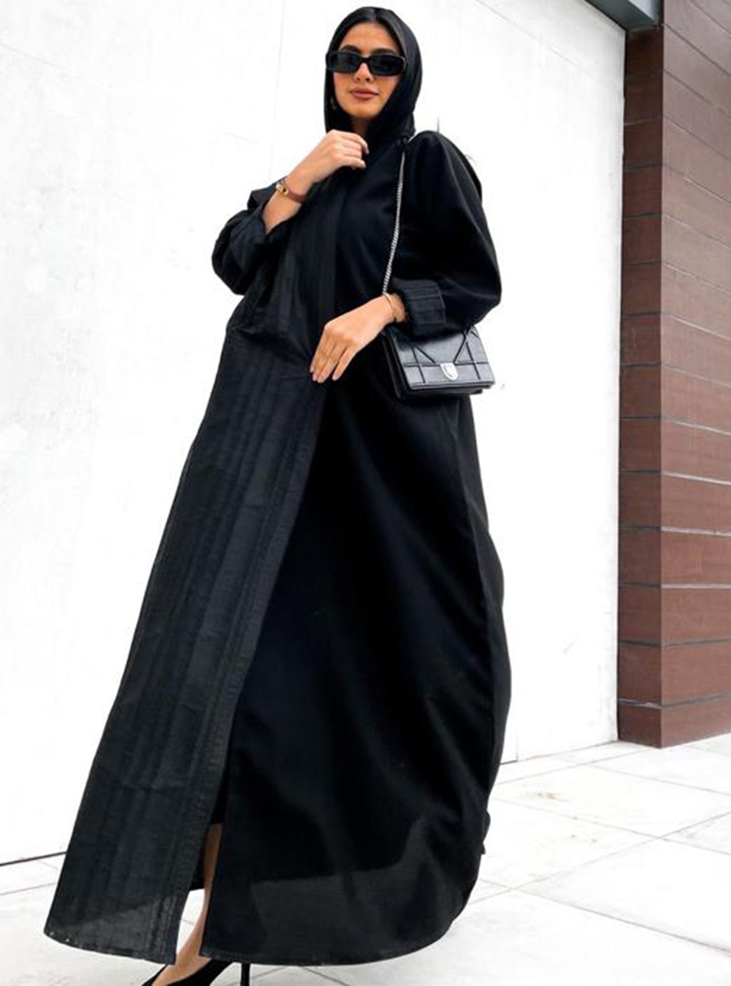 MB04 Abaya Balck abaya with one side made of pintucked fabric. Abayas ...