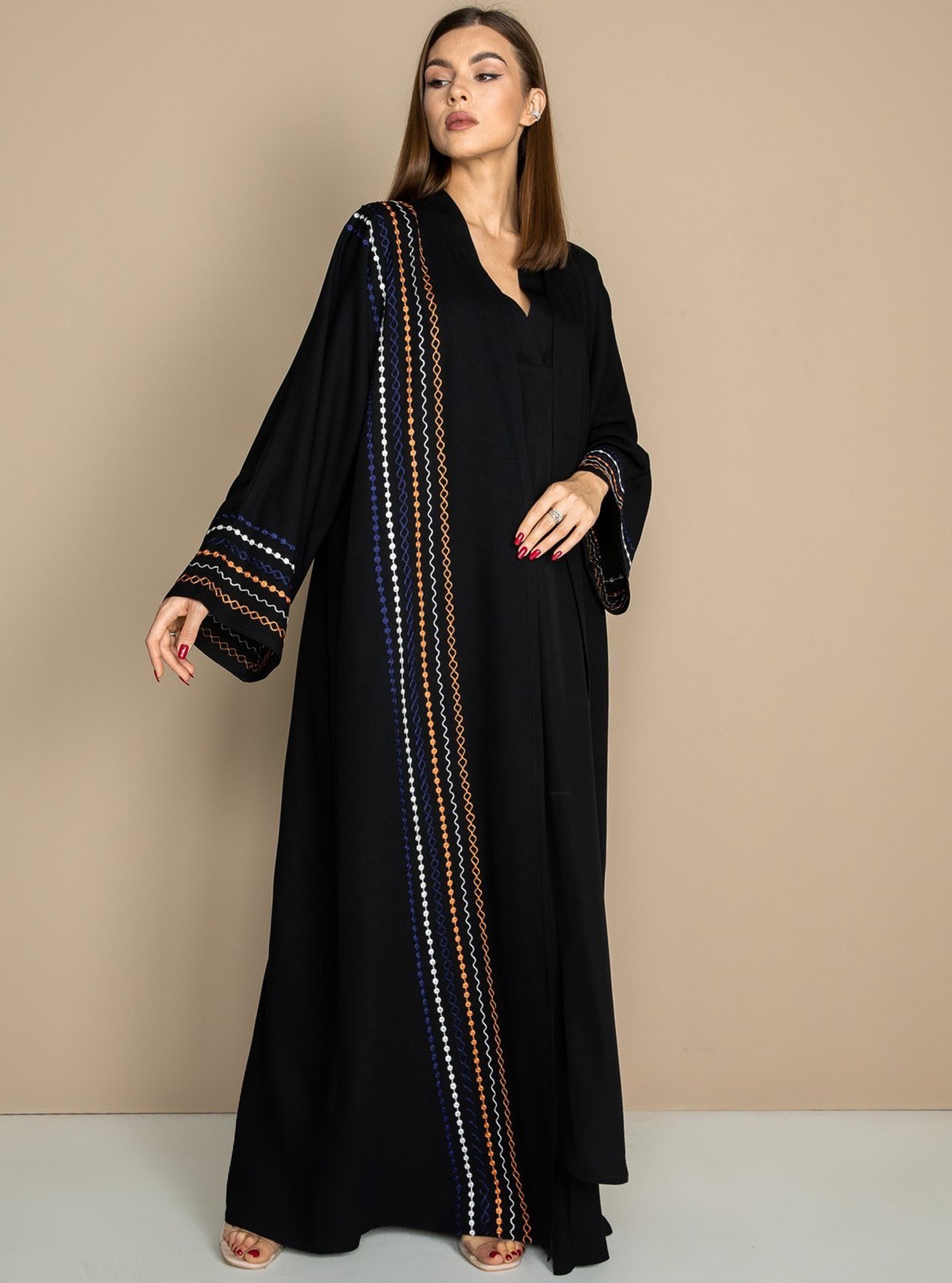 U8 Abaya Set 3-piece set that includes an appliqued black abaya, inner ...