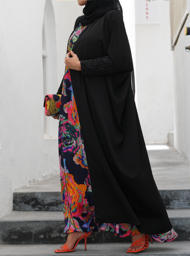 P70 black black Black abaya featuring a metallic embellished sleeve ...