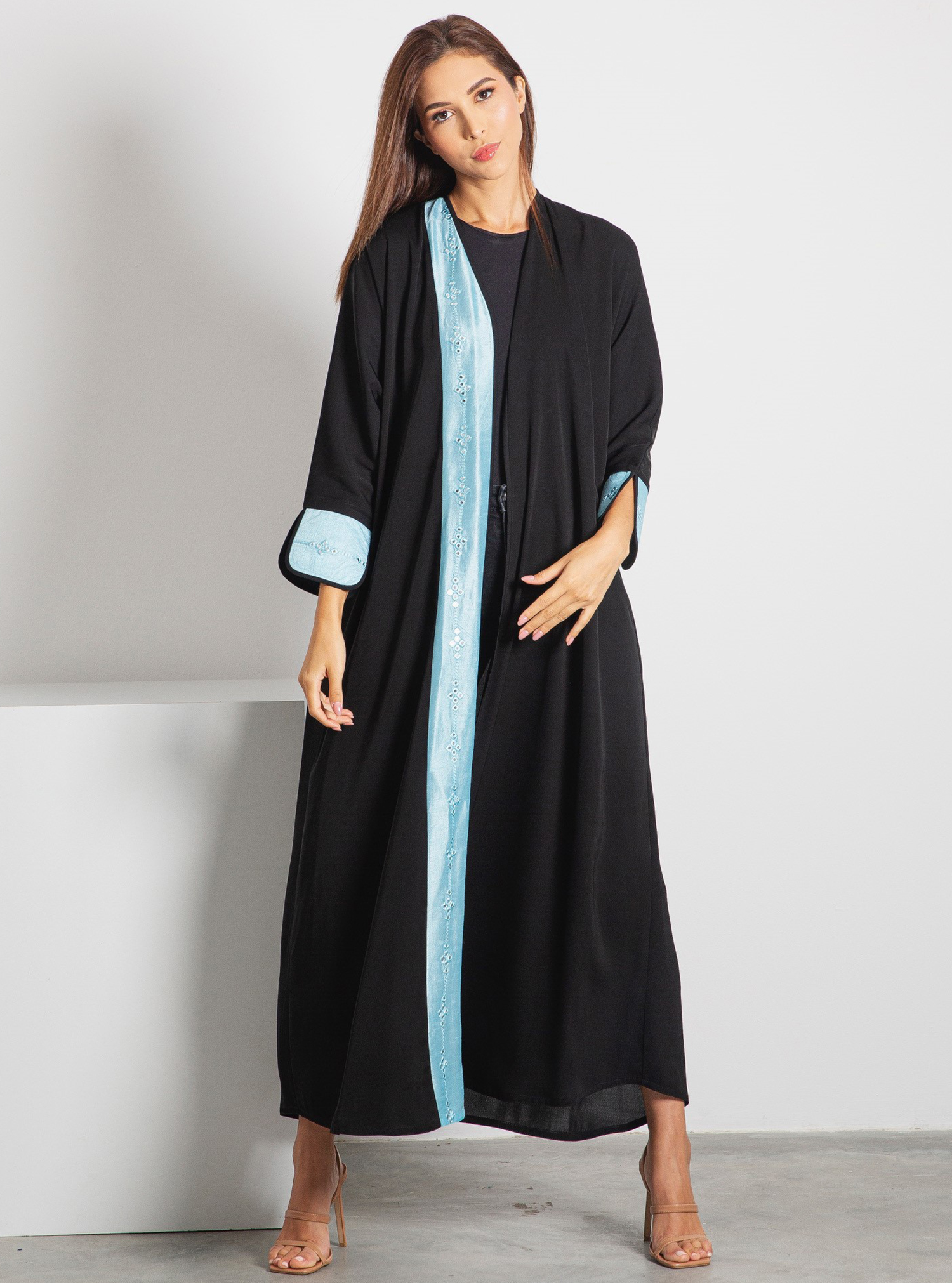 HD063 Abaya Black abaya with raw silk trimming details. Abayas from ...