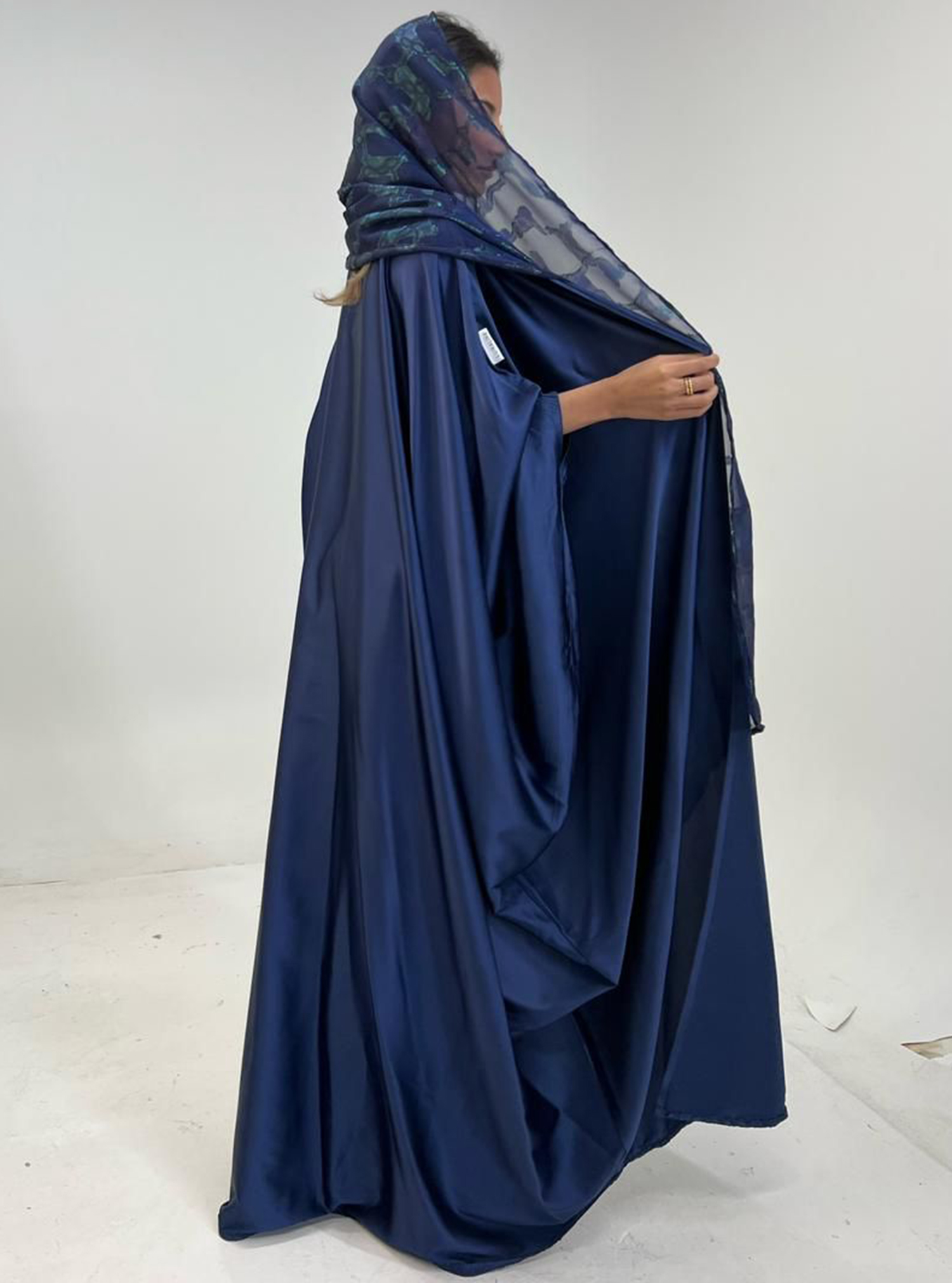 NAVY BLUE - 018 Navy blue half bisht Abaya with 2 Headscarves. Abayas ...