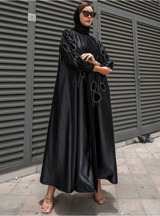 WEAR°BIC AW°23 Black abaya with bishop sleeves, adorned with sheer cut ...