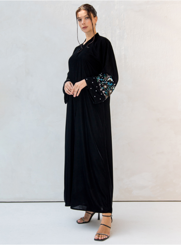 Velvet abaya velevet abaya with colorfull stones design Abayas from ...