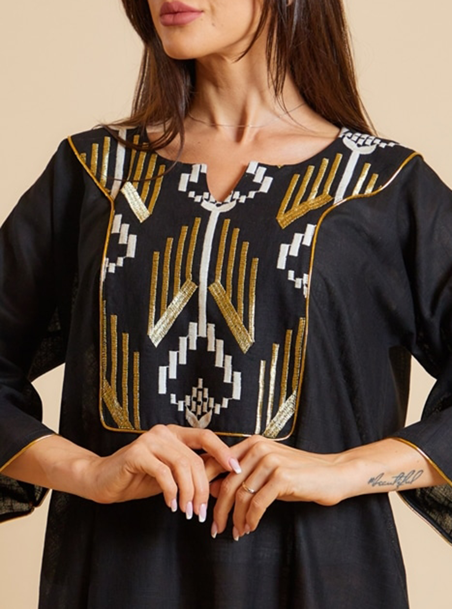 Linen Kaftan P3M8 Linen embroidered kaftan. Length 53 inches