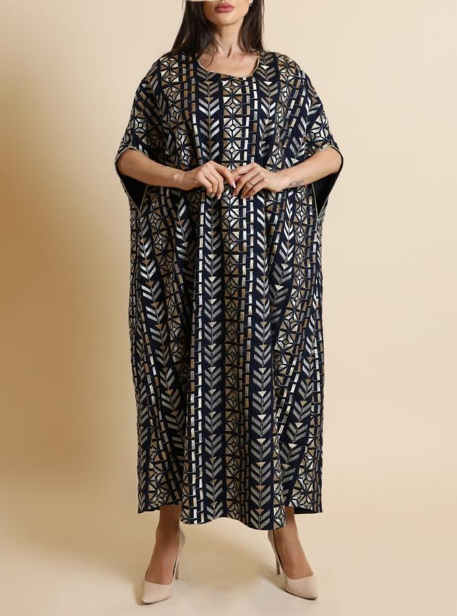 Linen Kaftan P3M10 Navy blue linen embroidered kaftan. Length 53