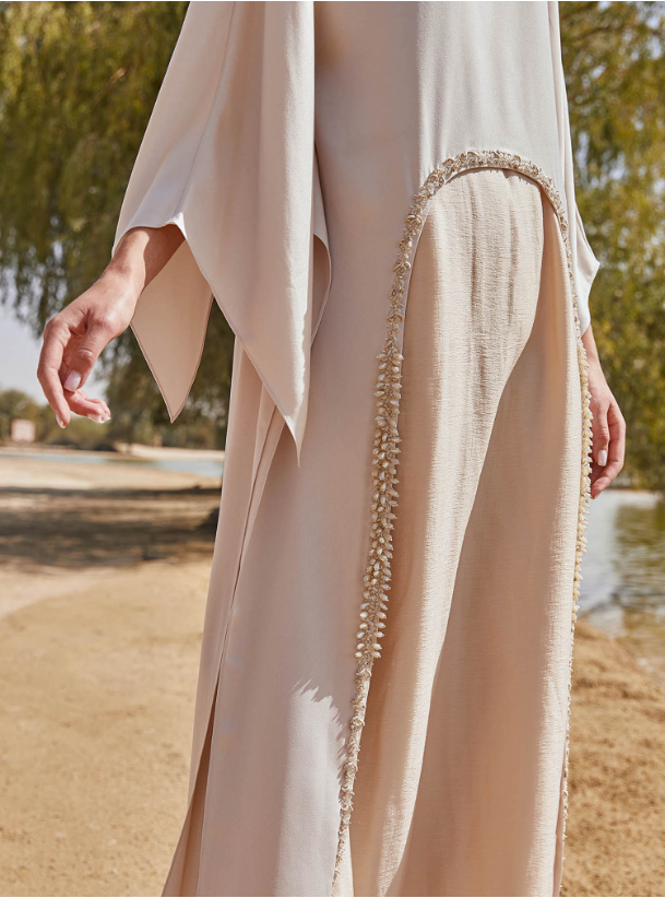 MEERA KAFTAN Beige kaftan with two layers and embroidery on front