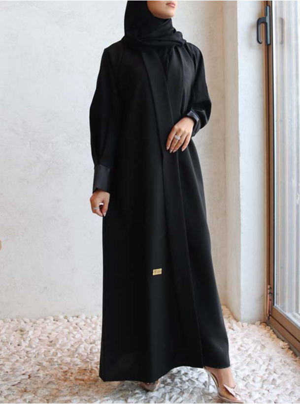 Daily Abaya Elegant black abaya with modern sleeve cut, suitable for ...