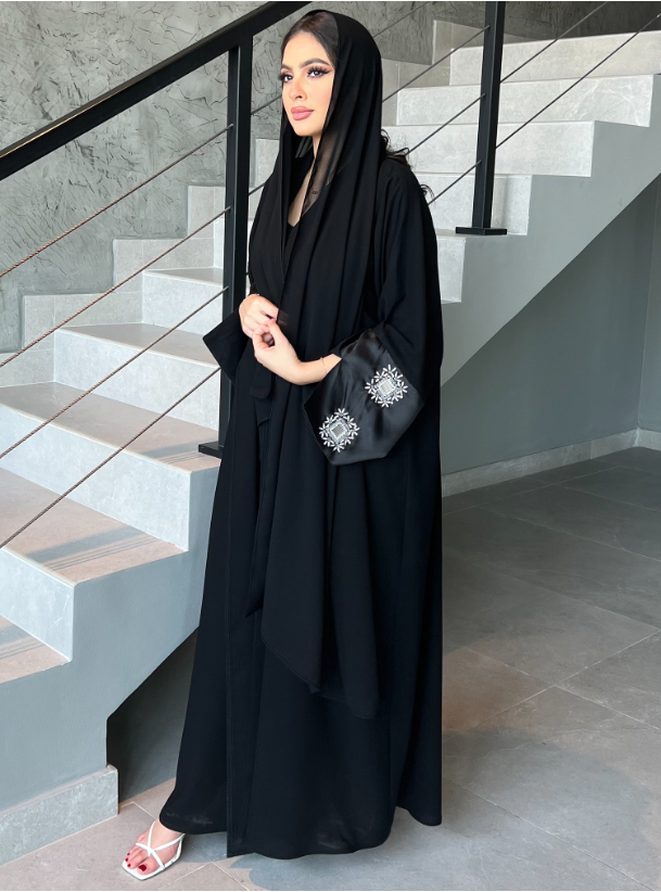 Z1 Elegant black abaya embellished with silver beads and pearls Abayas ...