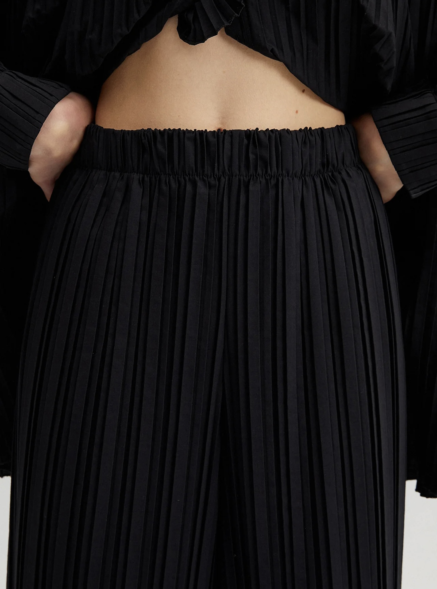 One shoulder pleated top and pleated pants set main image 0