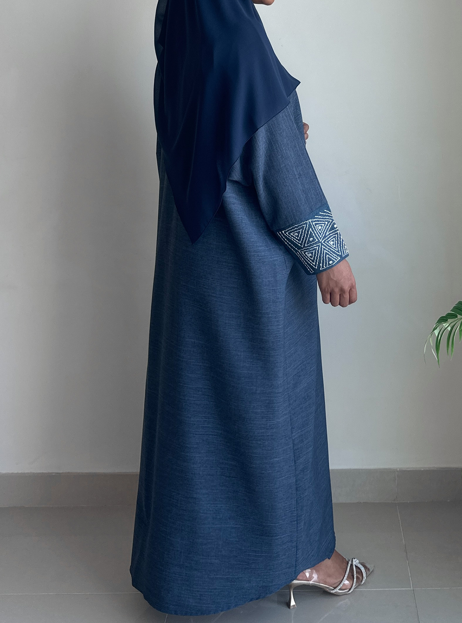 Linen Stitched Abaya