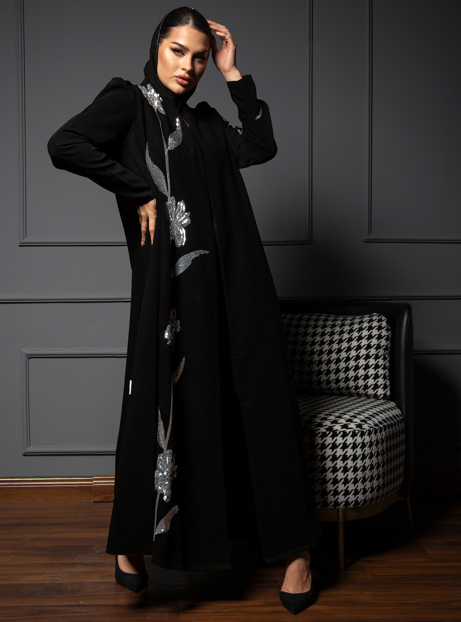 Luxury abaya Black luxury abaya with intricate floral-theme ...