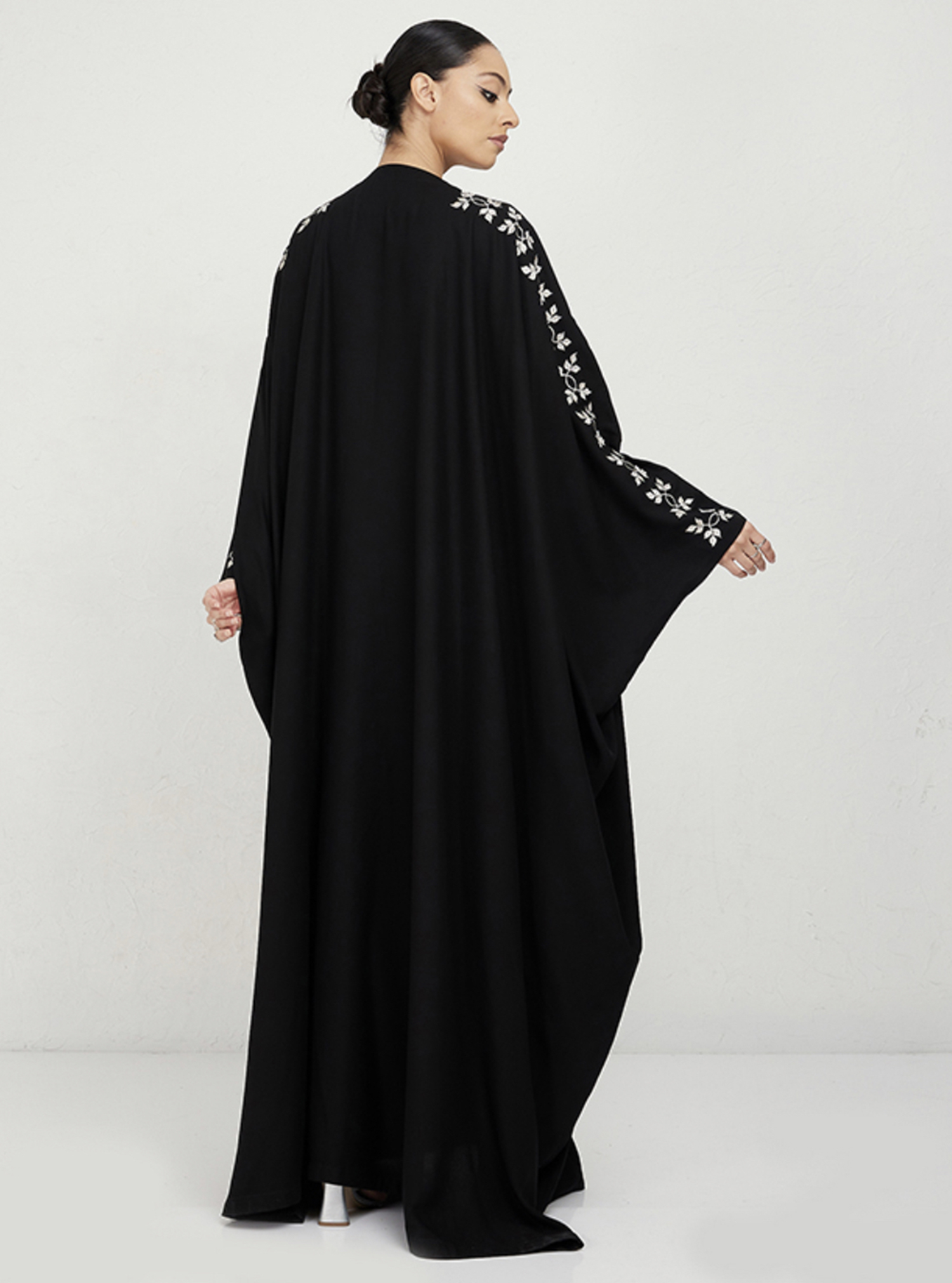 E-Islamic Desig Islamic Black Abaya With embroidery Design + Shella ...