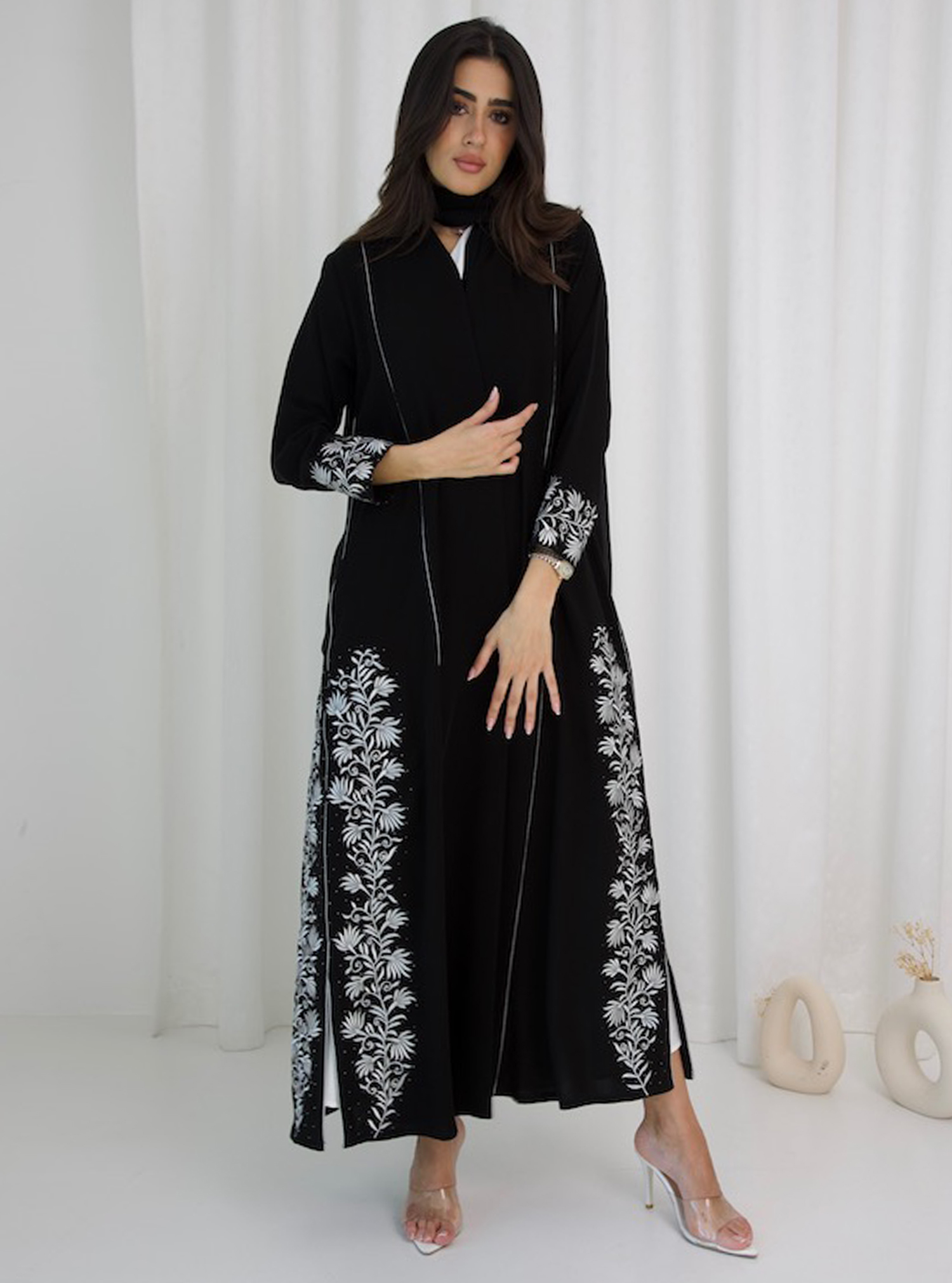 SHE83 Abaya description : Crepe fabric Abaya with handwork beads, Plain ...