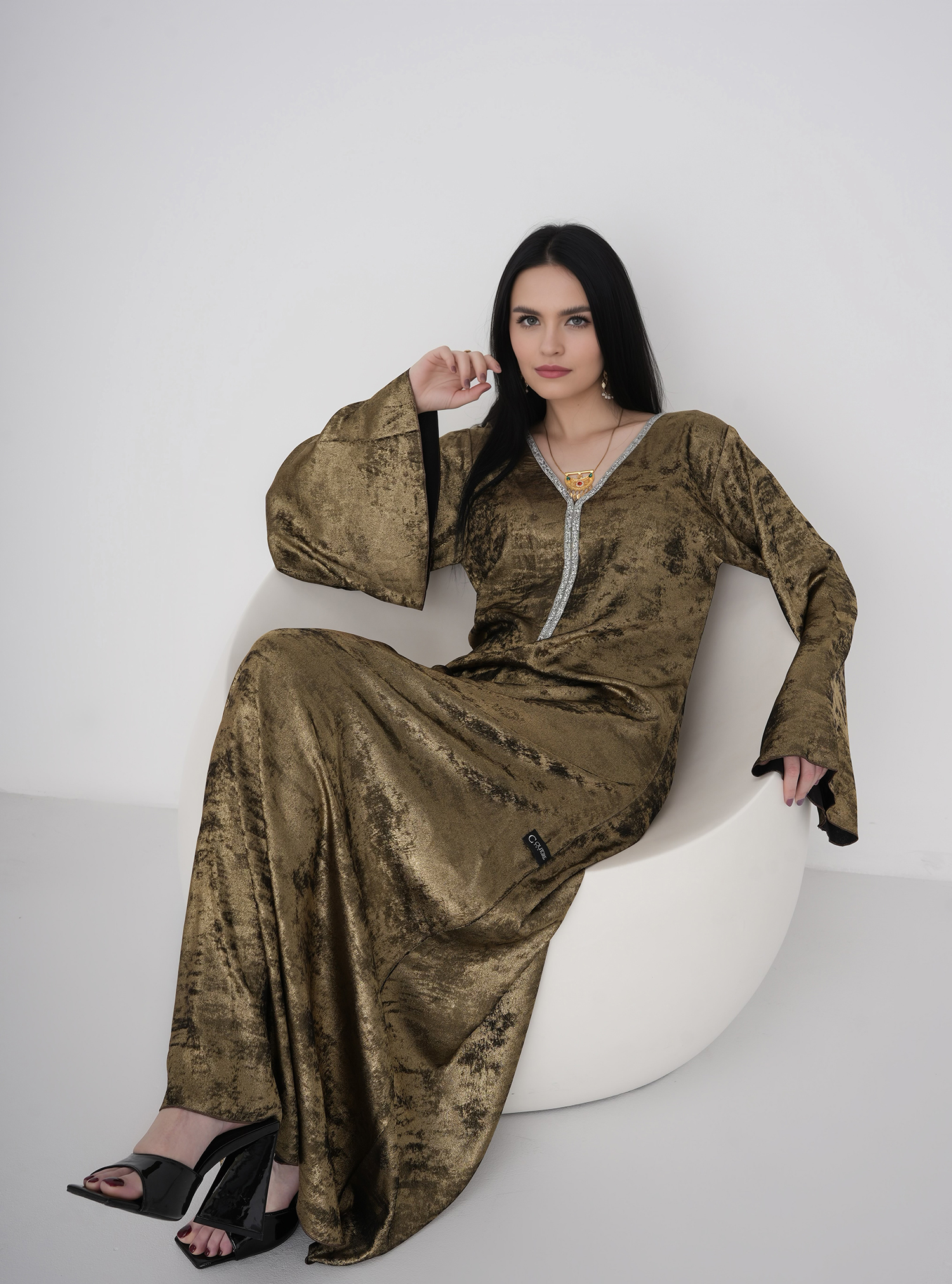 Royal Gold Royal Gold Kaftan with a Classic Cut. Kaftans from Couture ...